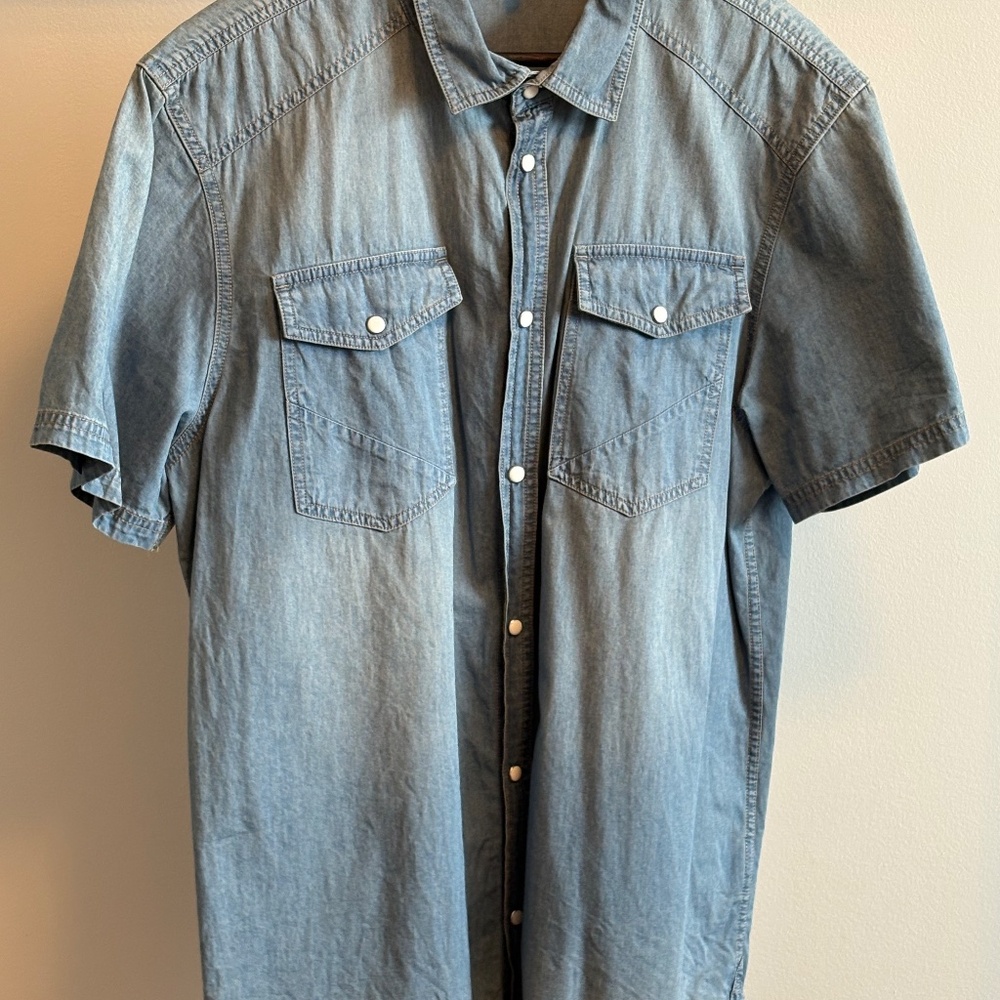 Men's Silver & Co. Denim Short Sleeve Shirt - Picture 2 of 7
